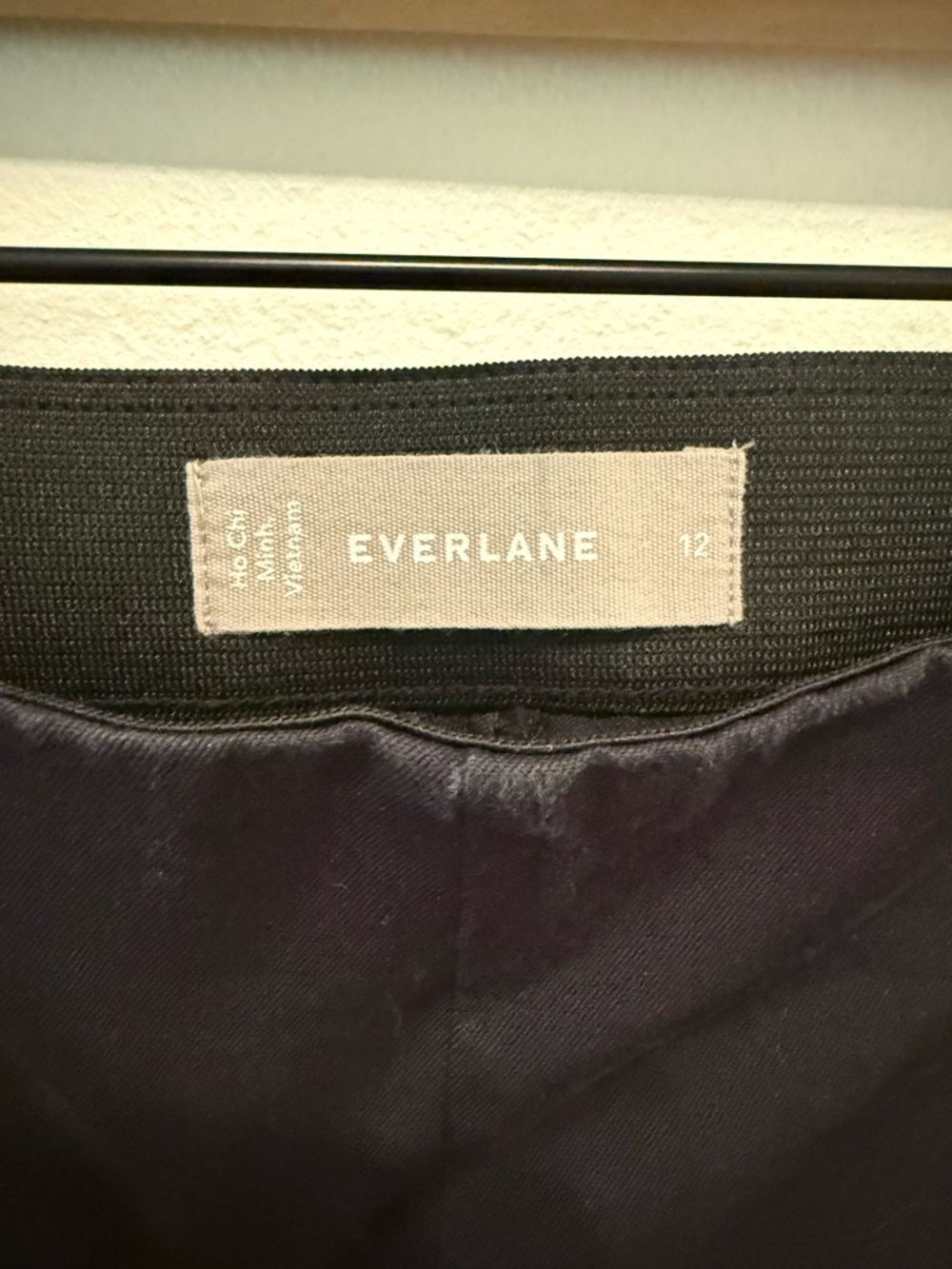 Everlane Women Black Stretch Tapered Pants - Picture 3 of 5